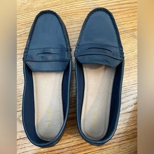 Navy blue Old Navy loafers, size 9